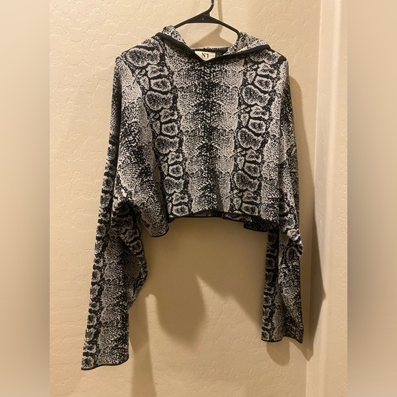 ‼️Snakeskin Cropped Hoodie Set‼️ - Picture 2 of 11